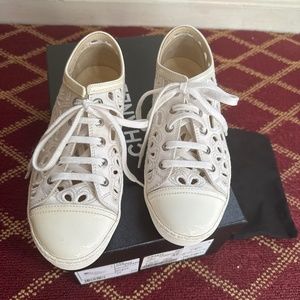 Chanel ivory patent leather laser cut floral sneakers sz 37